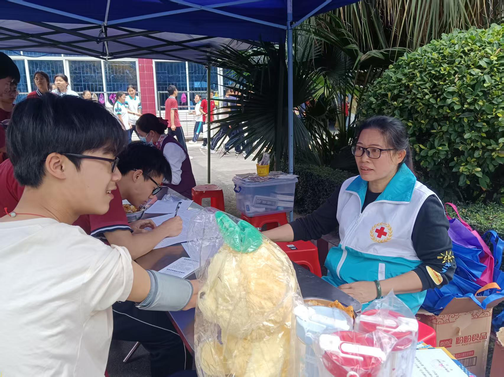 2岑溪中学2.png